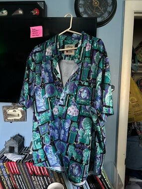 Disney rsvlts Haunted Mansion “ haunted house, guests” shirt. Men’s 3x